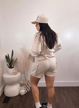 Load image into Gallery viewer, Scuba thigh pocket shorts in Heather Beige