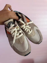 Load image into Gallery viewer, Nikes Air (Woman’s size 8.5)