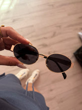 Load image into Gallery viewer, Oval gold frame sunnies