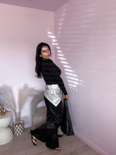 Load image into Gallery viewer, Addison Boatneck Long Sleeve *BLACK* | *S-XXXL*