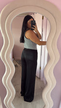 Load image into Gallery viewer, Black Wide leg pants (LARGE)