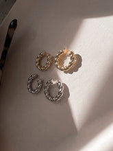 Load image into Gallery viewer, Mila ear cuffs *2 COLORS*