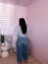 Load image into Gallery viewer, Priya Cropped Wide Leg Jeans