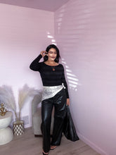 Load image into Gallery viewer, Addison Boatneck Long Sleeve *BLACK* | *S-XXXL*