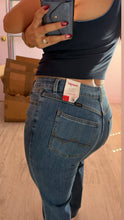Load image into Gallery viewer, Wranglers Bootcut Stretch Jeans (Size: 8) *NEW WITH TAGS*