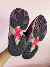 Load image into Gallery viewer, Adidas (Size: Woman 7.5)