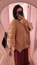 Load image into Gallery viewer, Chunky knit cardigan (LARGE)