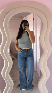Side slit wide leg high stretch jeans size: (7/28)