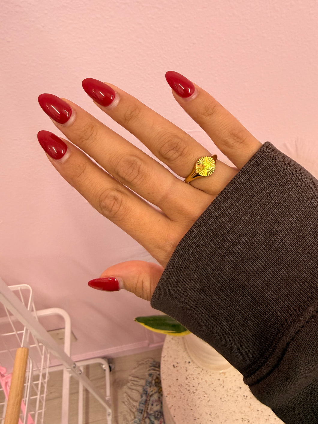 18k gold plated ring (SIZE: 7)