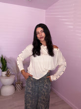 Load image into Gallery viewer, Auralis Metal Trim Eyelet Long Sleeve