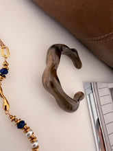 Load image into Gallery viewer, Cammie Acrylic Bracelet