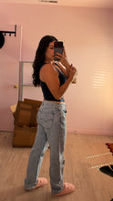 Load image into Gallery viewer, Levi’s straight leg 100% cotton jeans (Size: 29)