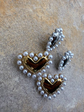 Load image into Gallery viewer, Perla Stud Heart Earrings Gold Plated/Stainless Steel *2 COLORS*