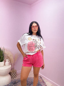 Naia Sweatshorts in Fushia