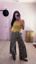 Load image into Gallery viewer, Tulip Style Denim Pants in Camo
