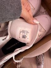 Load image into Gallery viewer, Converse Chuck Taylor All Star Lugged Hi All white (SIZE: 8)