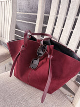 Load image into Gallery viewer, Diana Suede Bag in Wine