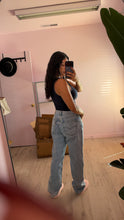 Load image into Gallery viewer, Levi’s straight leg 100% cotton jeans (Size: 29)
