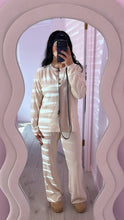 Load image into Gallery viewer, Waffle set in beige (LARGE)
