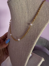 Load image into Gallery viewer, Avriel Pearl Necklace *18K Gold Plated*