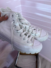 Load image into Gallery viewer, Converse Chuck Taylor All Star Lugged Hi All white (SIZE: 8)