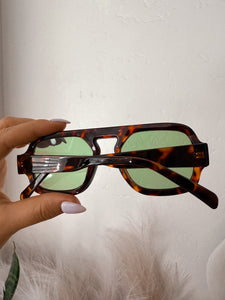 Jade Sunglasses in Tort Green