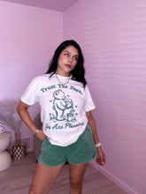 Load image into Gallery viewer, Naia Sweatshorts in Green