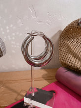Load image into Gallery viewer, Eva Coqueta Silver Hoop Earrings