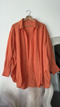 Load image into Gallery viewer, Buttondown shirt (LARGE)