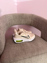 Load image into Gallery viewer, Air max woman’s Nike’s (SIZE: 8)