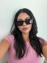 Load image into Gallery viewer, Black Square Sunglasses