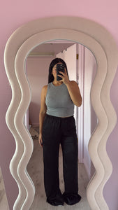 Black Wide leg pants (LARGE)