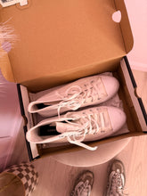 Load image into Gallery viewer, Converse Chuck Taylor All Star Lugged Hi All white (SIZE: 8)