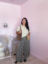 Load image into Gallery viewer, Tulip Style Denim Pants in Camo