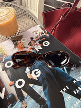 Load image into Gallery viewer, Bella’s oval sunglasses *2 COLORS*
