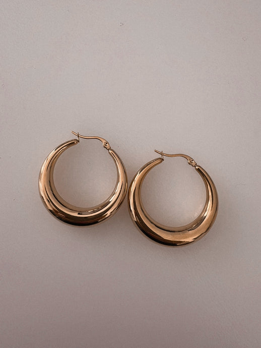 Eva Coqueta Hoop Earrings *18K Gold Plated*