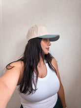 Load image into Gallery viewer, MOMMIN’ two tone trucker hat