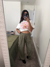 Load image into Gallery viewer, Parachute Cargo pants (Medium)