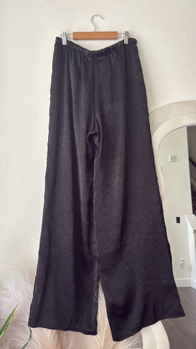 Black Wide leg pants (LARGE)