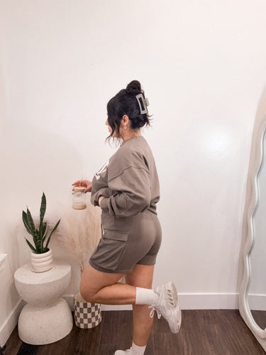 Cargo style sweatshorts in Fossil