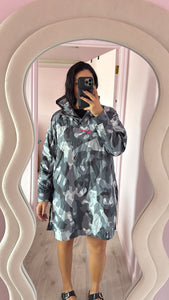 Nike Lightweight Rain Jacket (MEDIUM)