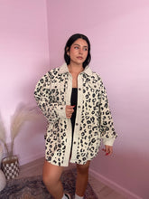 Load image into Gallery viewer, Cheetah corduroy oversized jacket (LARGE)