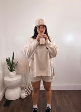 Load image into Gallery viewer, Scuba thigh pocket shorts in Heather Beige