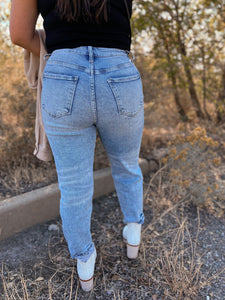 let’s go out boyfriend jeans (REGULAR & PLUS)