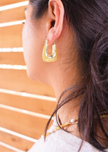 Load image into Gallery viewer, mixed feelings chunky earrings