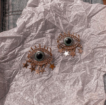 Load image into Gallery viewer, ojo star earrings
