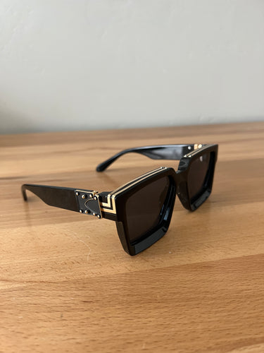 oversized sunnies (dupes)