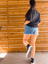 Load image into Gallery viewer, day off two toned denim shorts