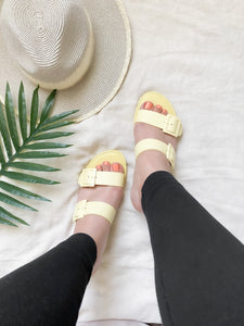 beach day sandals