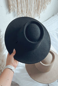 manifesting boater hat (2 COLORS)